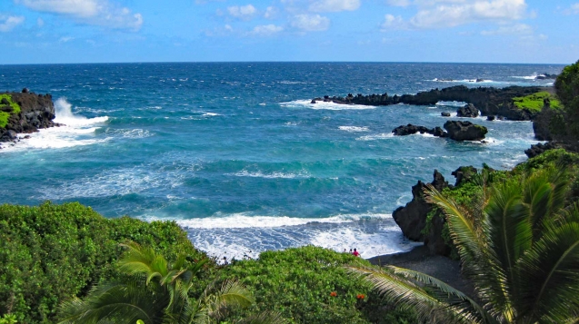 Black sand at Honokalani Beach, Road to Hana views, areas to stay in Maui